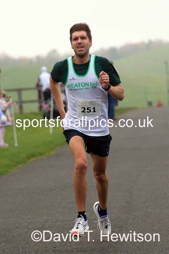Senior Mens and Senior Womens 2022 Heaton Memorial 10k Road Race, Newcastle Town Moor.  Photo: David T. Hewitson/Sports for All Pics